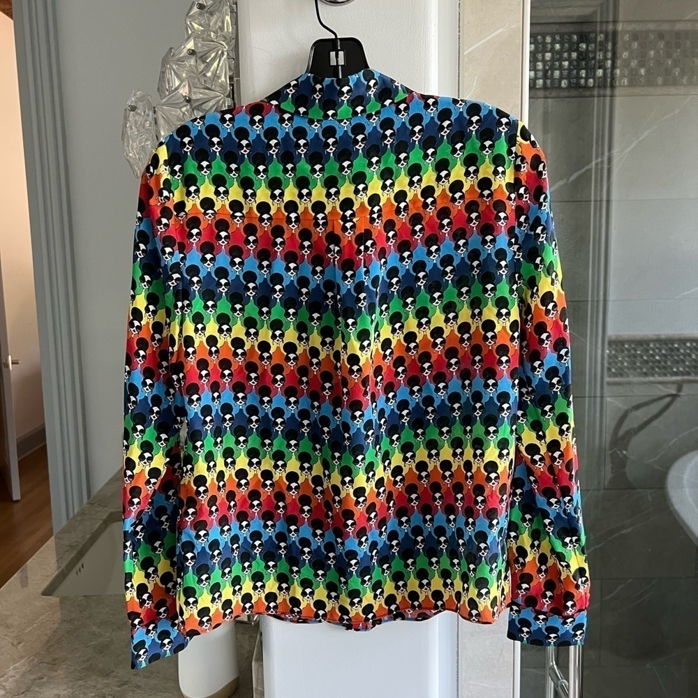 Alice + Olivia Willa Rainbow Logo Print Blouse - Picture 14 of 15